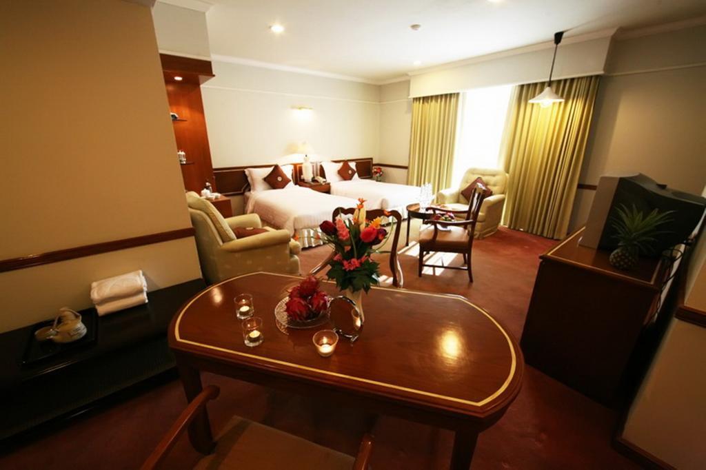 Grand Diamond City Hotel & Casino Poipet Экстерьер фото