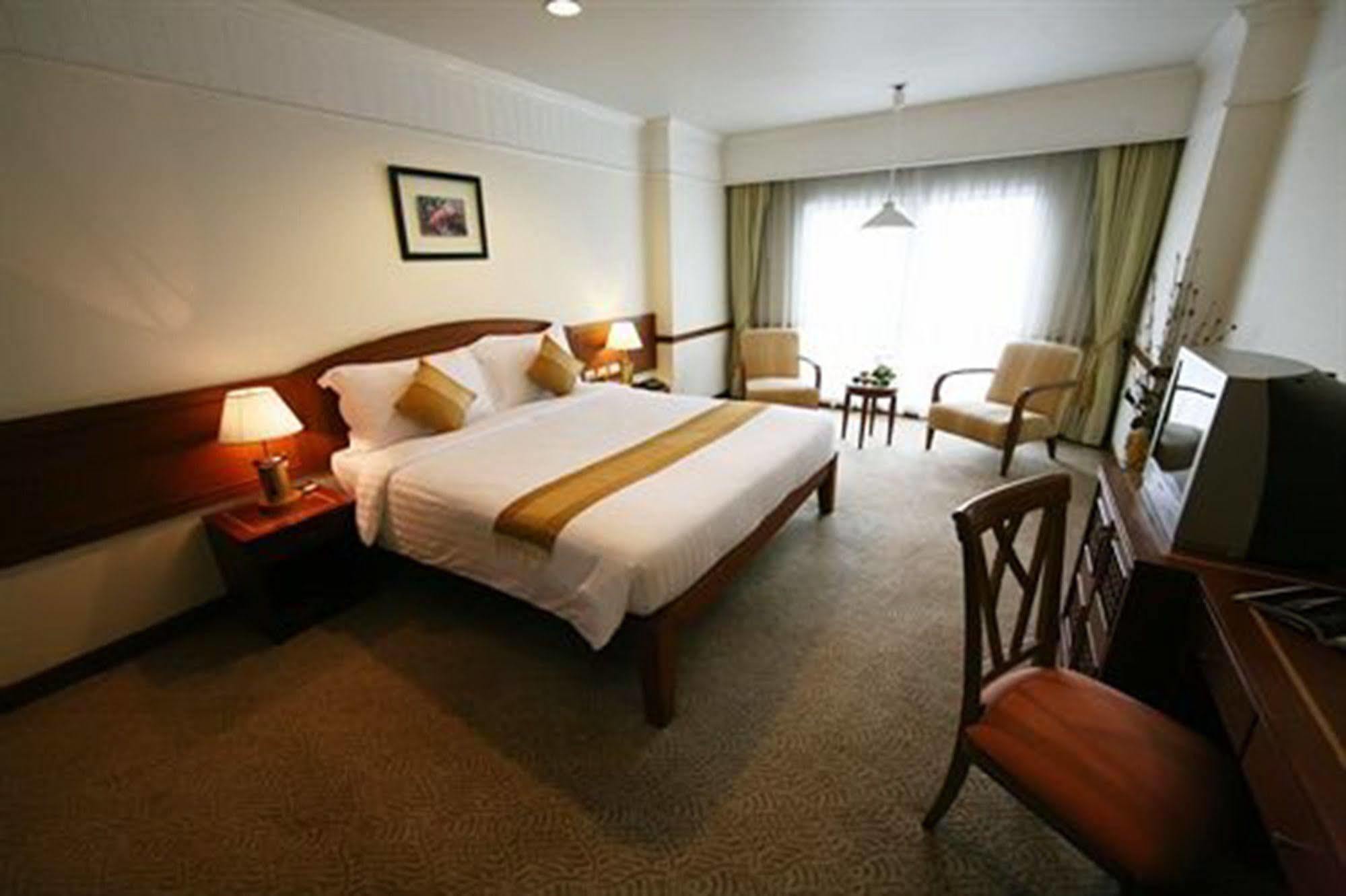 Grand Diamond City Hotel & Casino Poipet Экстерьер фото